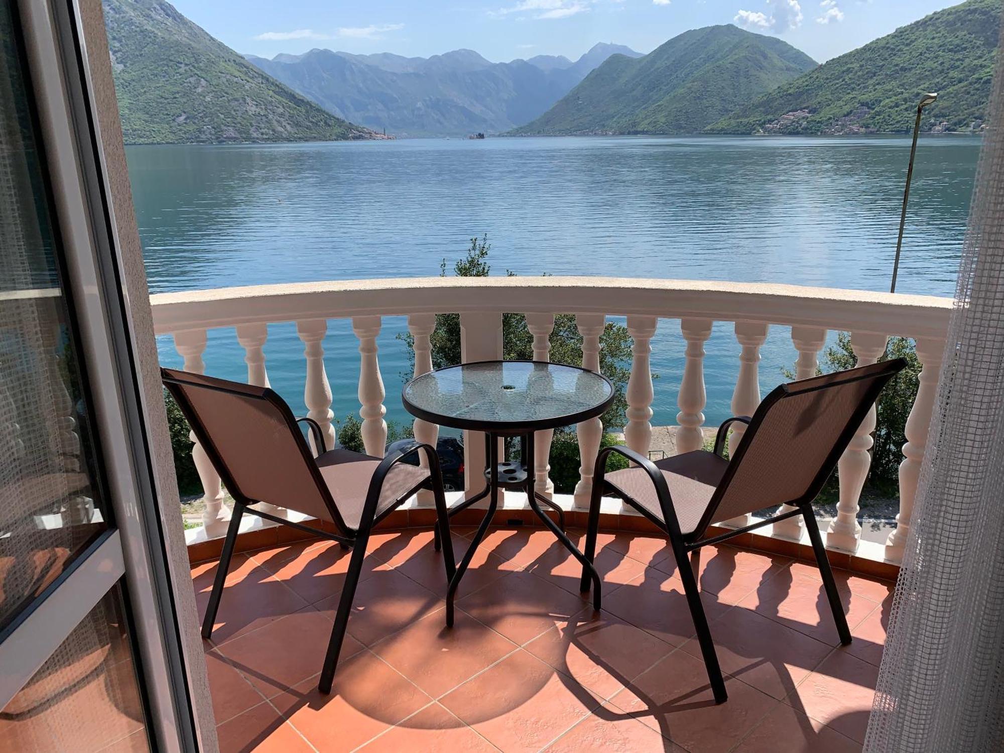 Apartments Villa Radonic Donji Morinj Εξωτερικό φωτογραφία
