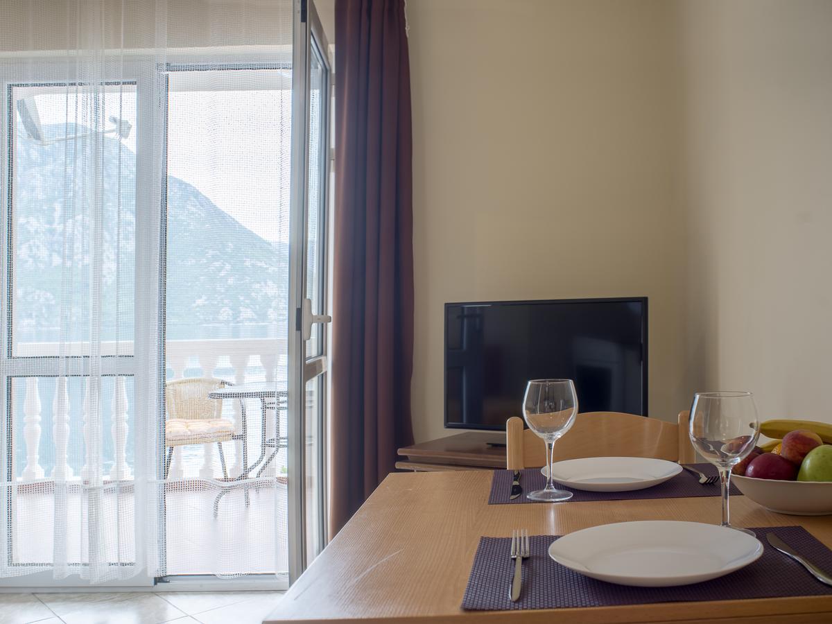 Apartments Villa Radonic Donji Morinj Εξωτερικό φωτογραφία
